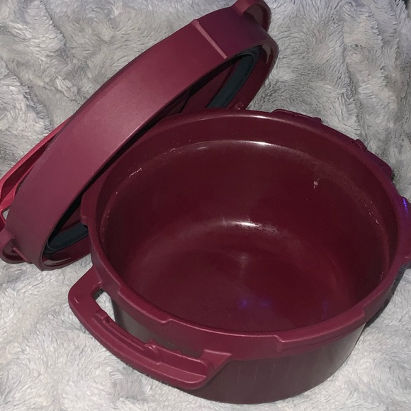 Tupperware Pressure Cooker - Picture 11 of 15